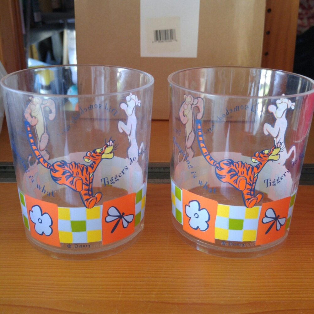 Winnie the pooh and tigger plastic cups